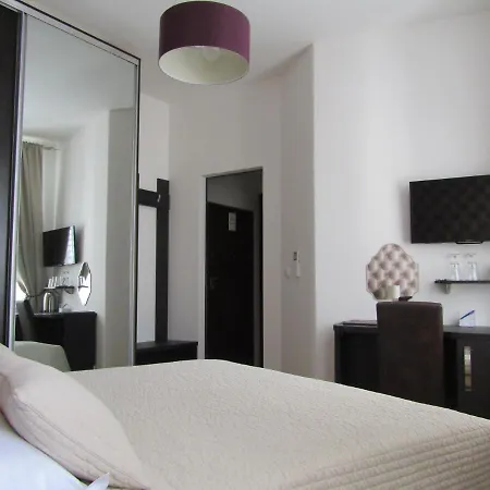 Square Piazza Guest house 4*