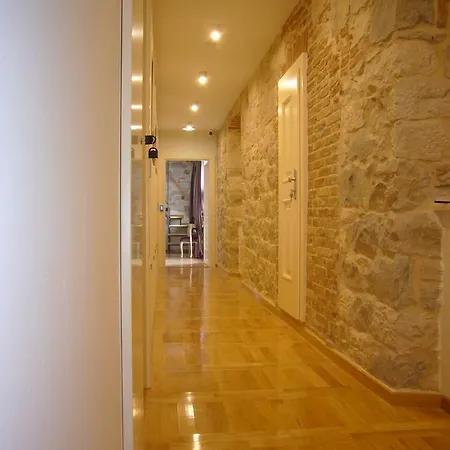 Guest house Square Piazza 4*