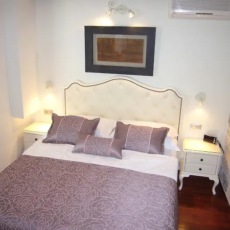 Square Piazza Guest house