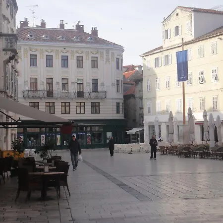 Square Piazza